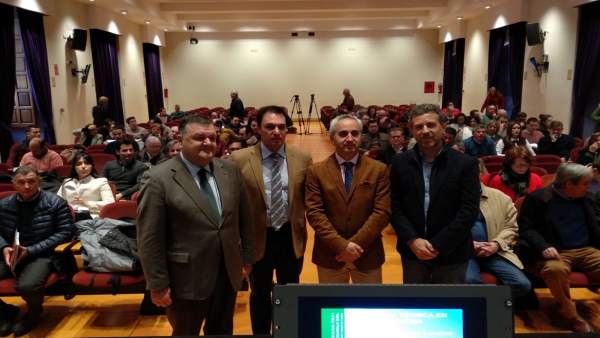 Autoridades en la inauguración de la jornada Autoridades en la inauguración de la jornada