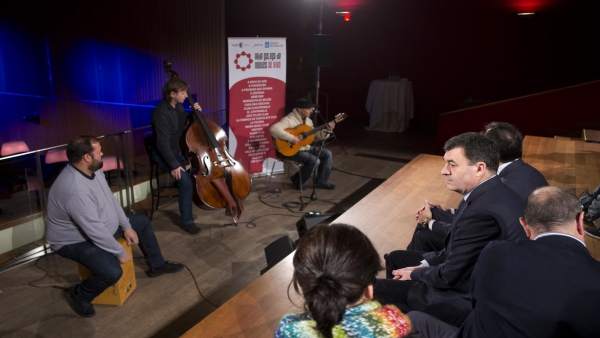 O Conselleiro De Cultura, Educación E Ordenación Universitaria, Román Rodríguez, O Conselleiro De Cultura, Educación E Ordenación Universitaria, Román Rodríguez,