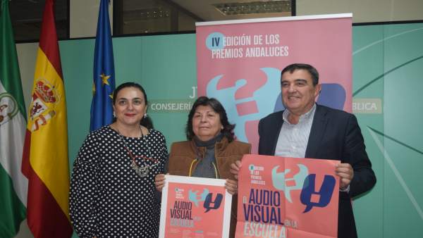 1 Nota Y 1 Foto Junta (Presentación El Audiovisual En La Escuela) 1 Nota Y 1 Foto Junta (Presentación El Audiovisual En La Escuela)