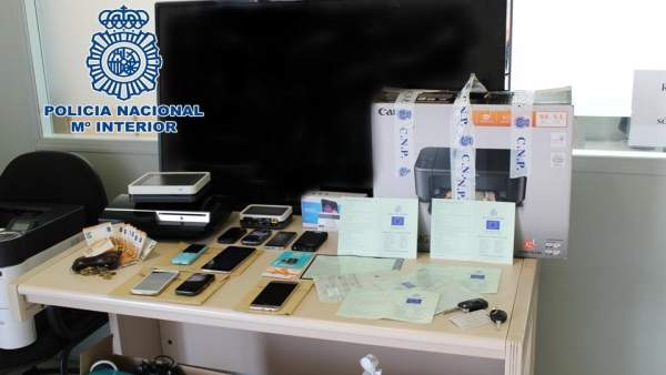 Material incautado en una operación contra la estafa mediante compra financiada Material incautado en una operación contra la estafa mediante compra financiada