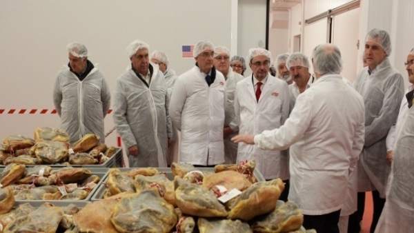 Javier Lambán visita la planta de Espuña en Utrillas (Teruel) Javier Lambán visita la planta de Espuña en Utrillas (Teruel)