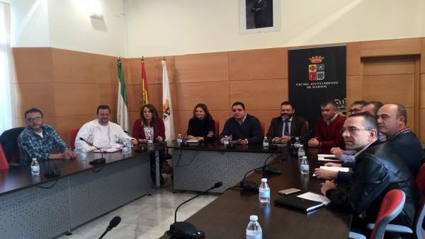 Reunión con representantes sindicales de Valeo. Reunión con representantes sindicales de Valeo.