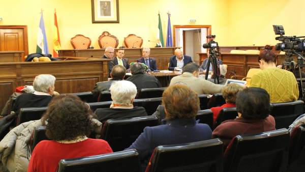 Presentación del informe en el Ayuntamiento de Lucena Presentación del informe en el Ayuntamiento de Lucena