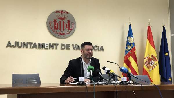 Els valencians compren més en els súper, tendes de barri i mercats Els valencians compren més en els súper, tendes de barri i mercats