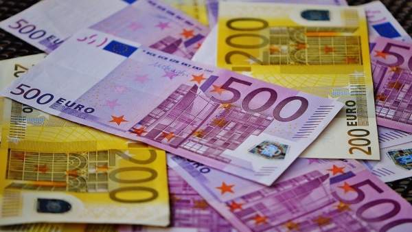 Billetes de 500 y 200 euros Billetes de 500 y 200 euros
