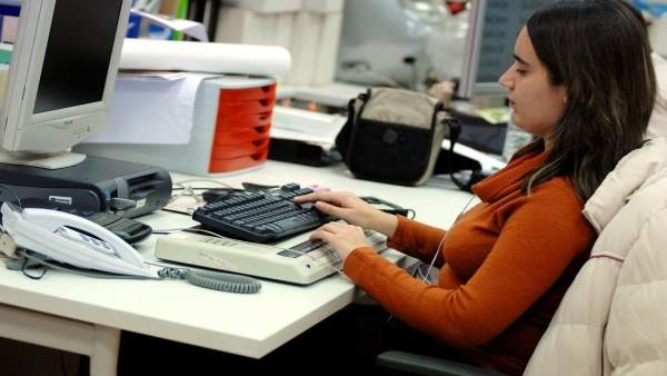 Universitarios con discapacidad en empresas de Andalucía Universitarios con discapacidad en empresas de Andalucía