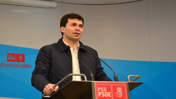 El secretario xeral del PSdeG, Gonzalo Caballero, en rueda de prensa El secretario xeral del PSdeG, Gonzalo Caballero, en rueda de prensa