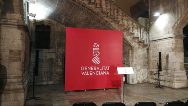 Nuevo logotipo de la Generalitat Valenciana en el Palau Nuevo logotipo de la Generalitat Valenciana en el Palau