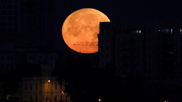 Jerusalén iluminada por la superluna Jerusalén iluminada por la superluna
