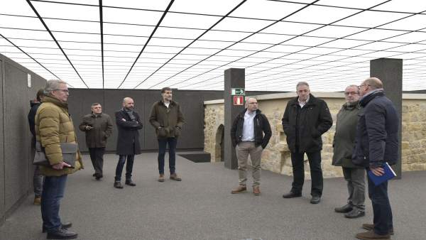 Visita del Ayuntamiento de Pamplona a los locales de Descalzos 47-53. Visita del Ayuntamiento de Pamplona a los locales de Descalzos 47-53.