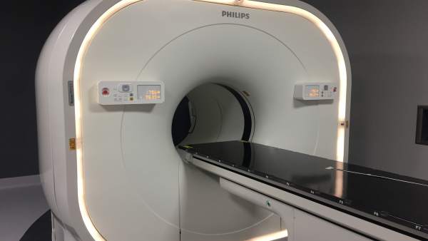 El Hospital Clínico de Santiago incorpora un PET-TAC de última generación El Hospital Clínico de Santiago incorpora un PET-TAC de última generación