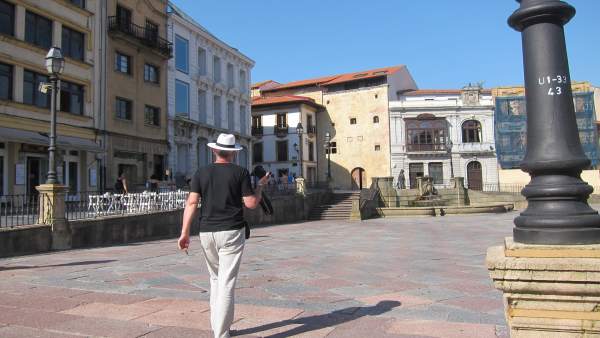 Turista, turismo, plaza de la Catedral. Turista, turismo, plaza de la Catedral.