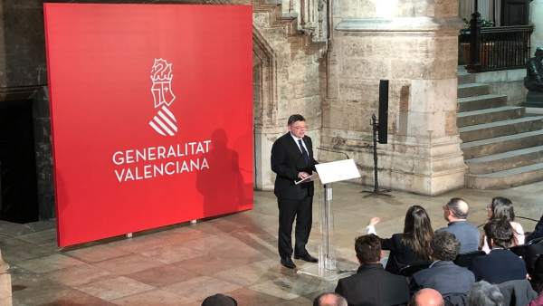 Puig en la presentación del rediseño de la imagen de la Generalitat Puig en la presentación del rediseño de la imagen de la Generalitat