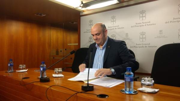 Pedro Leal, parlamentario de Foro Asturias Pedro Leal, parlamentario de Foro Asturias