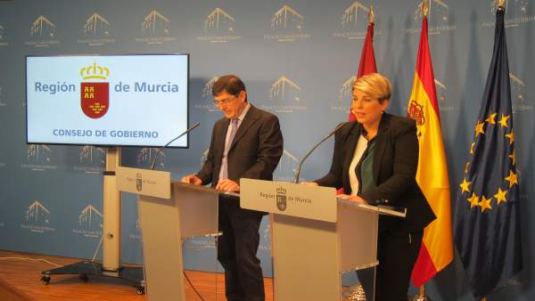 La portavoz dle Gobierno, Noelia Arroyo, en la rueda de prensa La portavoz dle Gobierno, Noelia Arroyo, en la rueda de prensa