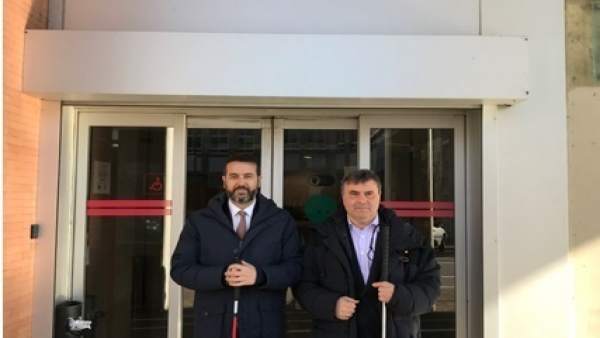Ndp Once Y Fasocide Presentan Oficialmente El Bastón Blanco Y Rojo Como Elemento Ndp Once Y Fasocide Presentan Oficialmente El Bastón Blanco Y Rojo Como Elemento