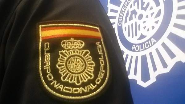 Nota De Prensa: La Policía Nacional Detiene A Una Pareja Por El Atraco A Un Esta Nota De Prensa: La Policía Nacional Detiene A Una Pareja Por El Atraco A Un Esta