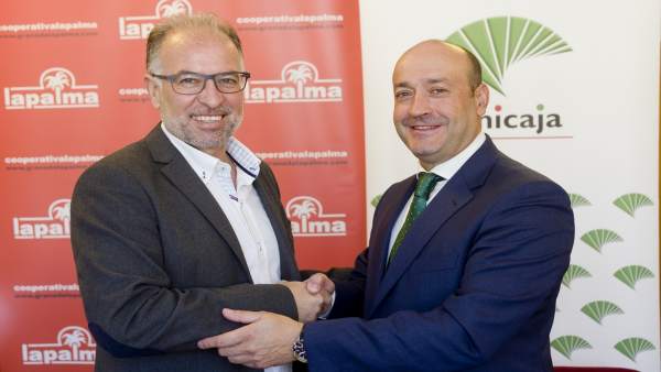 Unicaja Banco y la sociedad cooperativa Granada La Palma renuevan colaboración Unicaja Banco y la sociedad cooperativa Granada La Palma renuevan colaboración