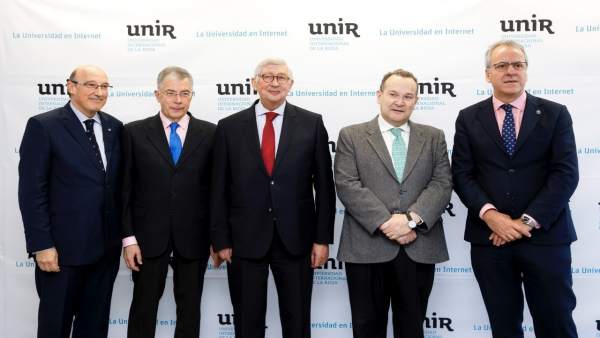 Catedráticos participantes en debate UNIR Catedráticos participantes en debate UNIR