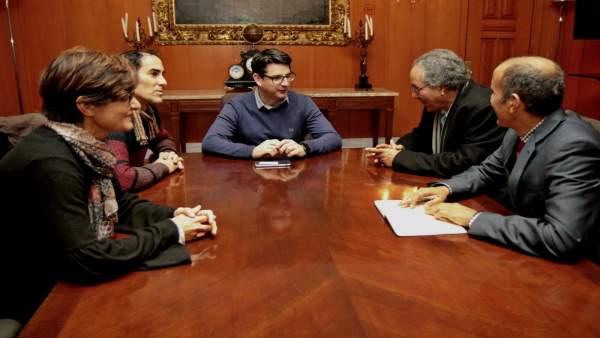 Pedro García, Juan Hidalgo, Amparo Pernichi, Bulahi Mohamed Fadel y Mohamed Zrug Pedro García, Juan Hidalgo, Amparo Pernichi, Bulahi Mohamed Fadel y Mohamed Zrug