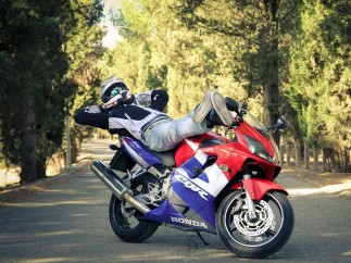 Majes en moto con su CBR 600