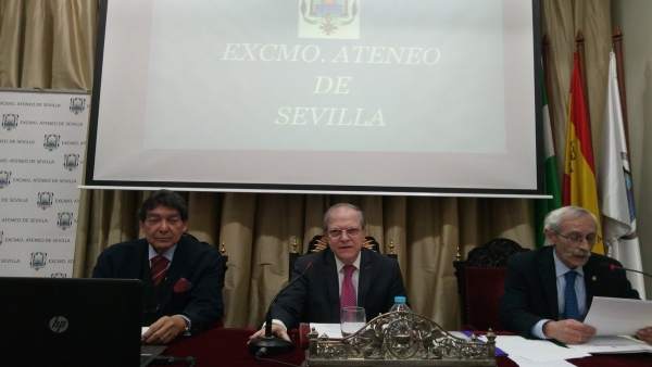 Pérez Calero, reelegido presidente del Ateneo por cuatro años más Pérez Calero, reelegido presidente del Ateneo por cuatro años más