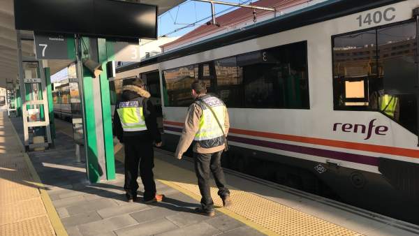 Contro de Policía Nacional en transportes. Contro de Policía Nacional en transportes.