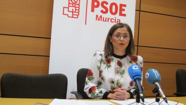 La portavoz PSOE de Murcia, Susana Hernandez en rueda de prensa La portavoz PSOE de Murcia, Susana Hernandez en rueda de prensa