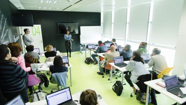 Los técnicos de los Centros Guadalinfo comienzan su formación en robotica. Los técnicos de los Centros Guadalinfo comienzan su formación en robotica.