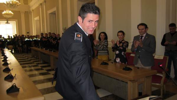 Benedicto Cacho toma posesión como jefe de la Policía Local de Cáceres Benedicto Cacho toma posesión como jefe de la Policía Local de Cáceres