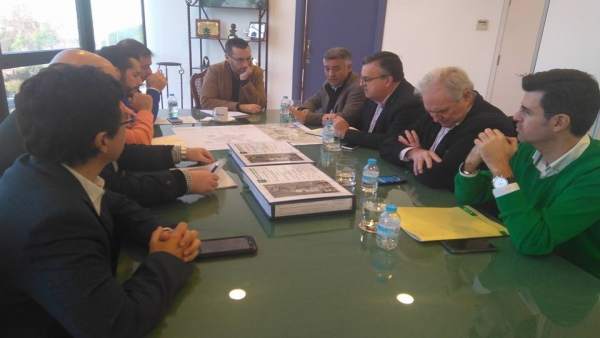 Reunión Junta con Ayuntamiento de La Línea Reunión Junta con Ayuntamiento de La Línea