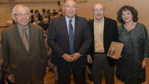 El historiador Manuel Lladonosa con el rector de la UdL Roberto Fernandez El historiador Manuel Lladonosa con el rector de la UdL Roberto Fernandez