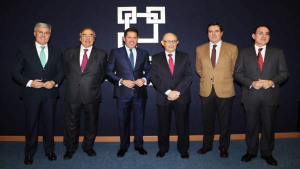Cristóbal Montoro junto al presidente de la CGE Cristóbal Montoro junto al presidente de la CGE