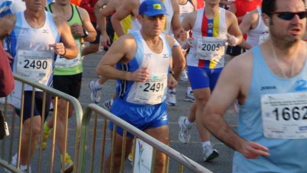 Corredores de la maratón de Sevilla Corredores de la maratón de Sevilla