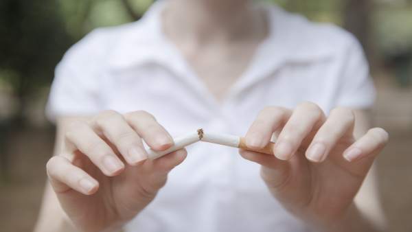 Los especialistas proponen estas medidas para luchar contra el tabaco. Los especialistas proponen estas medidas para luchar contra el tabaco.
