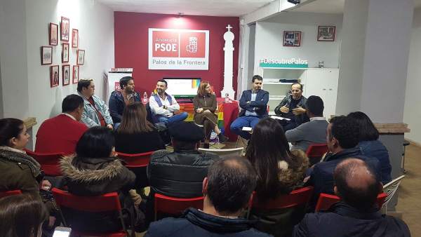 Mesa redonda del PSOE sobre los avances en políticas Lgtbi Mesa redonda del PSOE sobre los avances en políticas Lgtbi