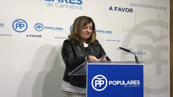 Sáenz de Buruaga en rueda de prensa Sáenz de Buruaga en rueda de prensa
