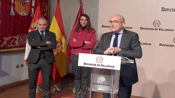 Carnero comparece junto a Caramanzana y De Miguel Carnero comparece junto a Caramanzana y De Miguel