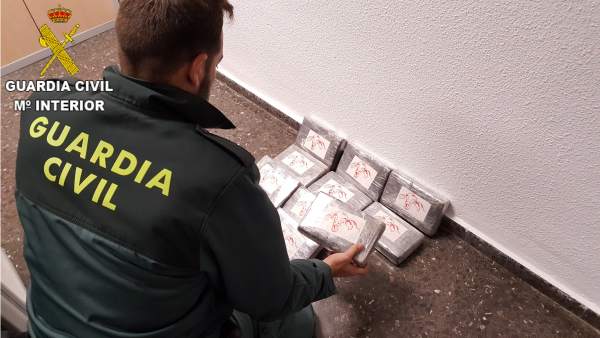 Intervinguts 10 quilos de cocaïna en un vehicle a Sagunt i detingudes dos persones Intervinguts 10 quilos de cocaïna en un vehicle a Sagunt i detingudes dos persones