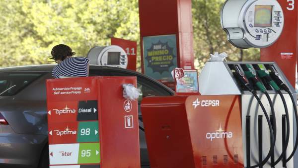 Derogada l'obligació a les gasolineres de tindre personal per a atendre a discapacitats per a evitar una multa de la UE Derogada l'obligació a les gasolineres de tindre personal per a atendre a discapacitats per a evitar una multa de la UE
