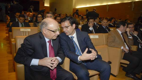 El ministro de Hacienda, Cristóbal Montoro, y el alcalde, Francisco Cuenca El ministro de Hacienda, Cristóbal Montoro, y el alcalde, Francisco Cuenca