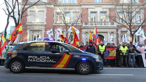 Manifestación por la equiparación salarial de la Policía Nacional Manifestación por la equiparación salarial de la Policía Nacional