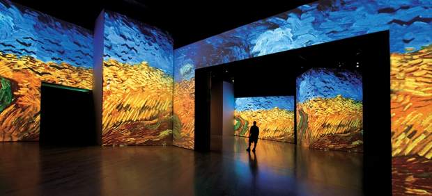 'Van Gogh Alive' es un experiencia multisensorial que introduce al visitante en la obra del pintor holandés de una manera nunca vista