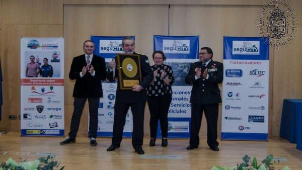 La Policía Local, reconocida por su labor contra la piratería intelectual La Policía Local, reconocida por su labor contra la piratería intelectual