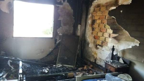 El incendio ha calcinado la habitación El incendio ha calcinado la habitación