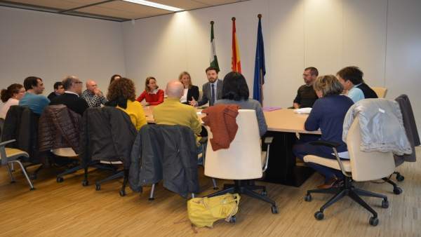 Encuentro de la Junta de Andalucía con artesanos Encuentro de la Junta de Andalucía con artesanos