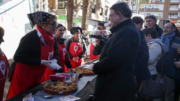 Puig visita la Fira de Sant Blai en Torrent Puig visita la Fira de Sant Blai en Torrent