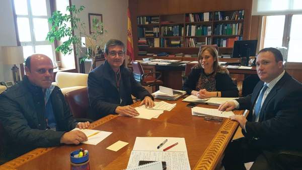Reunión del alcalde de Adra con el Mapama Reunión del alcalde de Adra con el Mapama