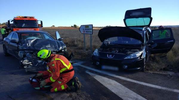 Actuación de los bomberos en la carretera Actuación de los bomberos en la carretera