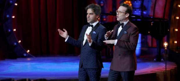 Ernesto Sevilla y Julián López presentando los Goya
